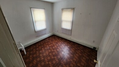 Building Photo - 721 Birch St