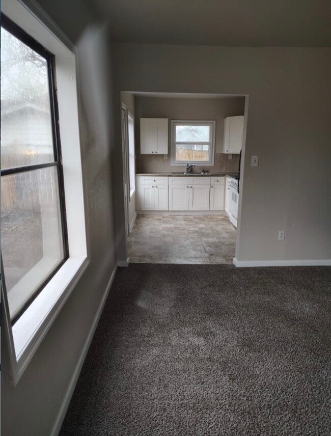 Building Photo - 7716 Appleton St