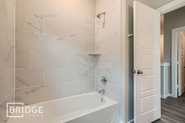 Building Photo - 430 S Centro Cir