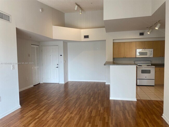 Building Photo - 8070 N Nob Hill Rd