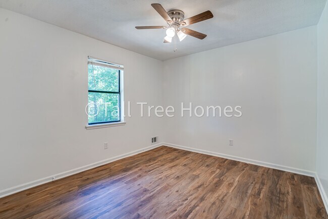 Building Photo - 325 Camp Ground Rd