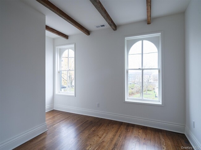 Building Photo - 702-704-704 Columbia St