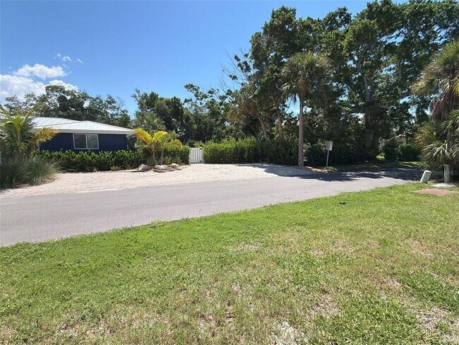 Building Photo - 561 Tarawitt Dr