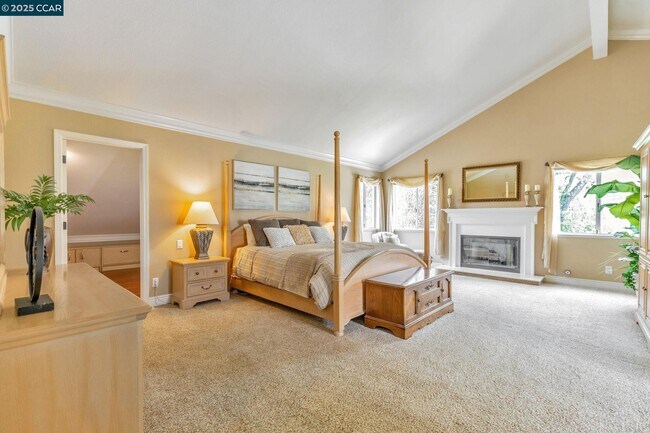 Building Photo - 668 Sun Tree Ct