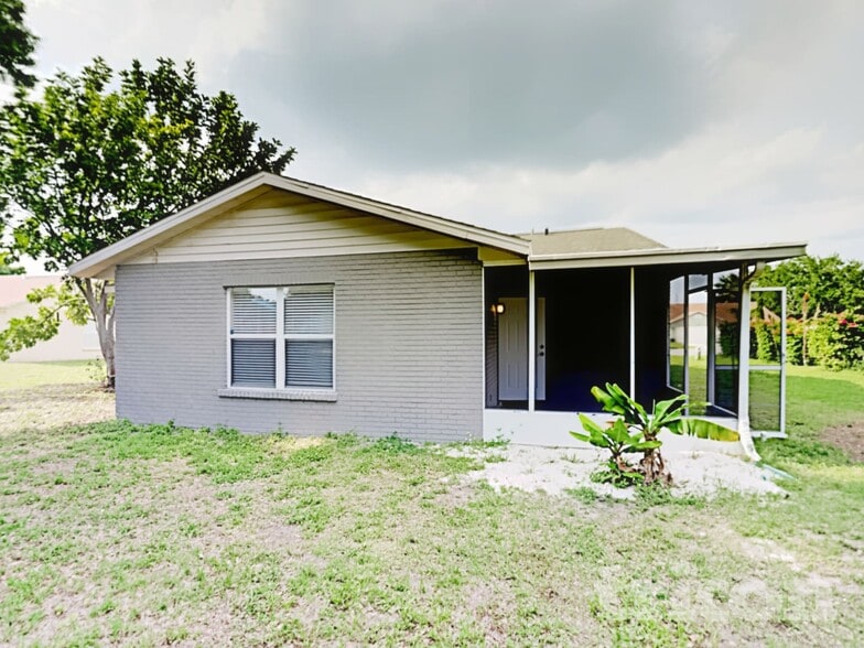 Building Photo - 1403 14th St W