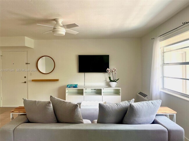 Building Photo - 195 Sunrise Dr