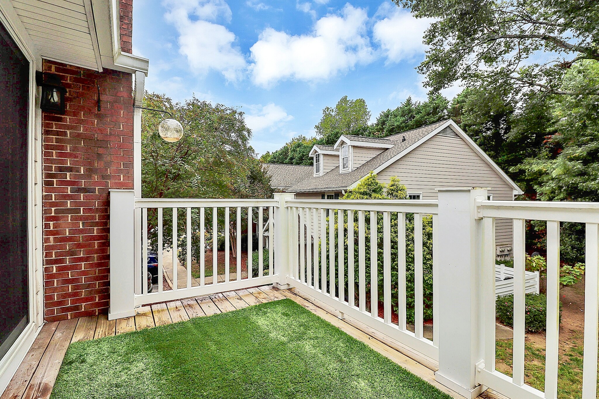 Building Photo - 9214 Kings Canyon Dr