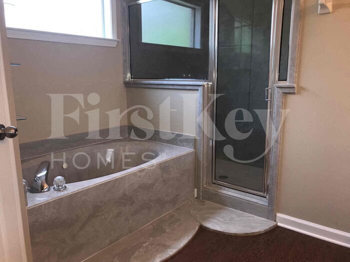 Building Photo - 995 Nesting Wood Cir W