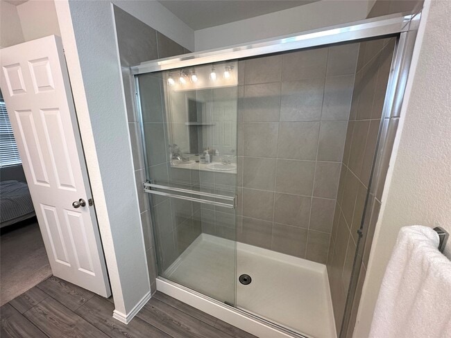 Building Photo - 333 Grenada Lk Dr