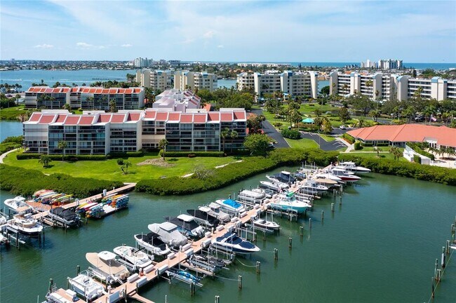 Building Photo - 7907 Sailboat Key Blvd S