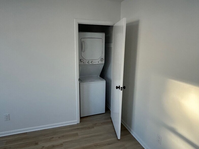 Building Photo - 3200 W Brigantine Ave