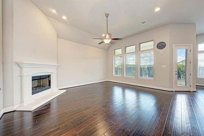 Building Photo - 2416 Echo Park Dr