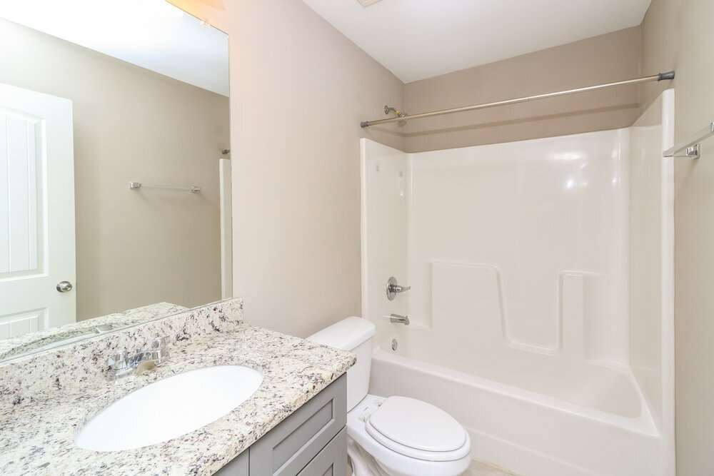 Building Photo - 646 Fieldcrest Dr