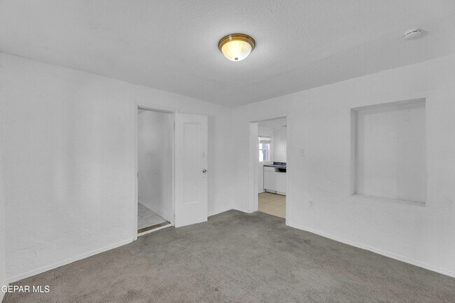 Building Photo - 218 NW I Ave