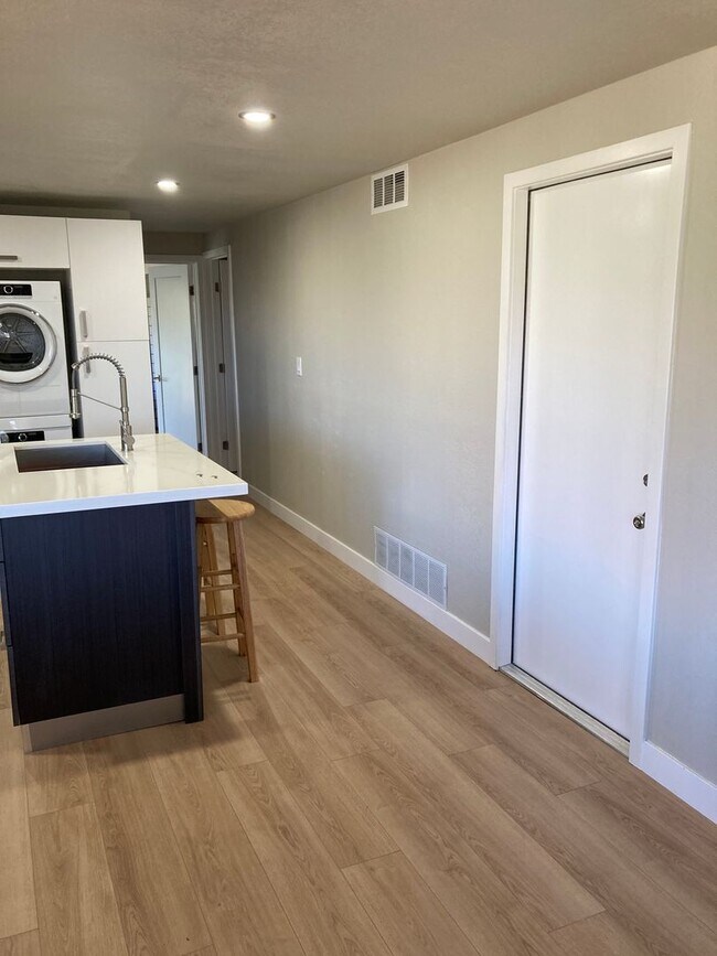 Building Photo - Spectacular, Panoramic Red Rock Views in West Sedona