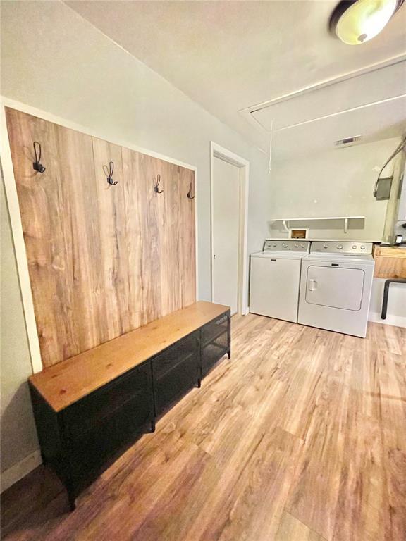 Building Photo - 9011 Ledgestone Ln