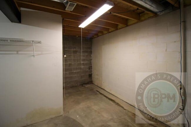 Building Photo - Comfortable 2 Bedroom/ 2 Bathroom/ 2 Car D...