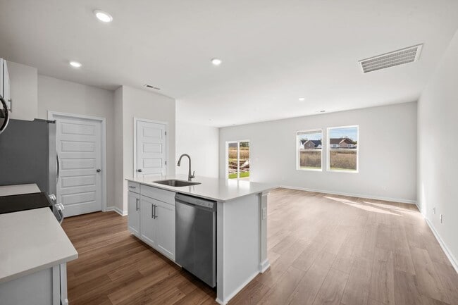 Building Photo - Beautiful New Construction!