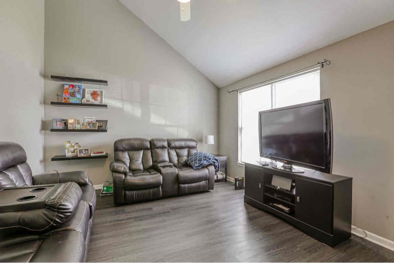 Building Photo - 232 SW Chartwell Cir