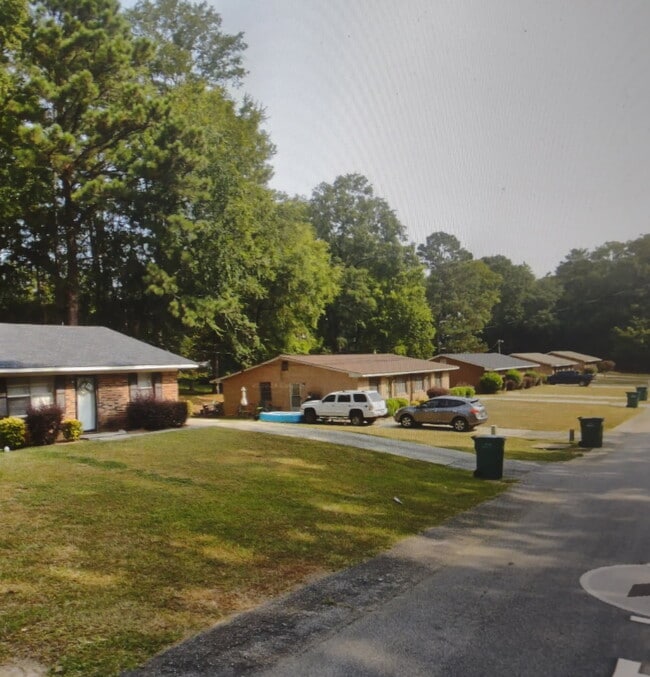 Duplexes on Trakas - Trakas Avenue