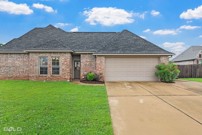 Building Photo - Check Out this 3 bed 2 bath in Dogwood South!