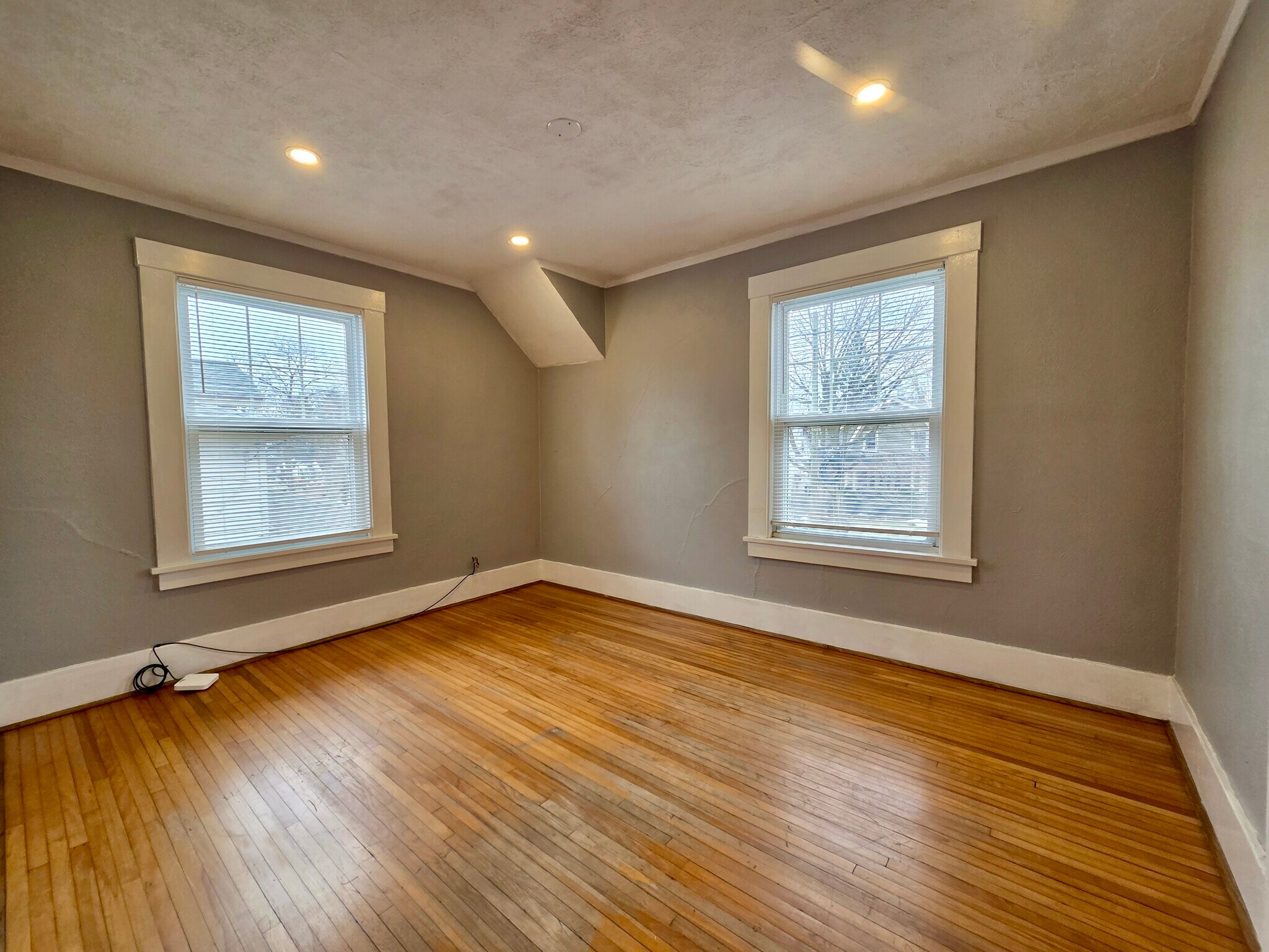 Building Photo - 64 Tryon Park