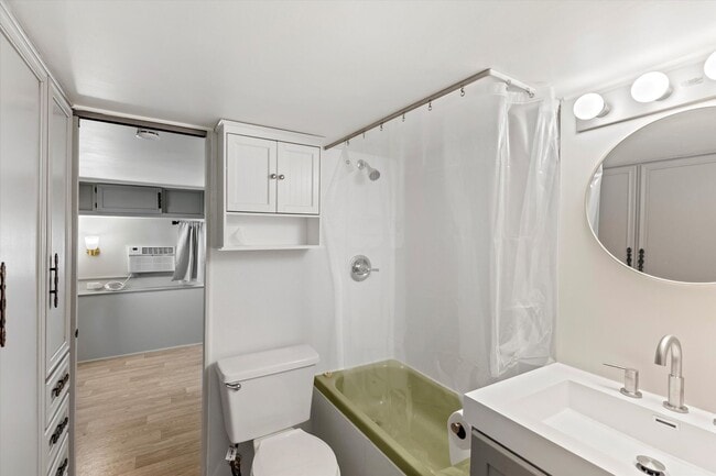 Building Photo - Bright & Newly Renovated FURNISHED 1-Bedroom Rental