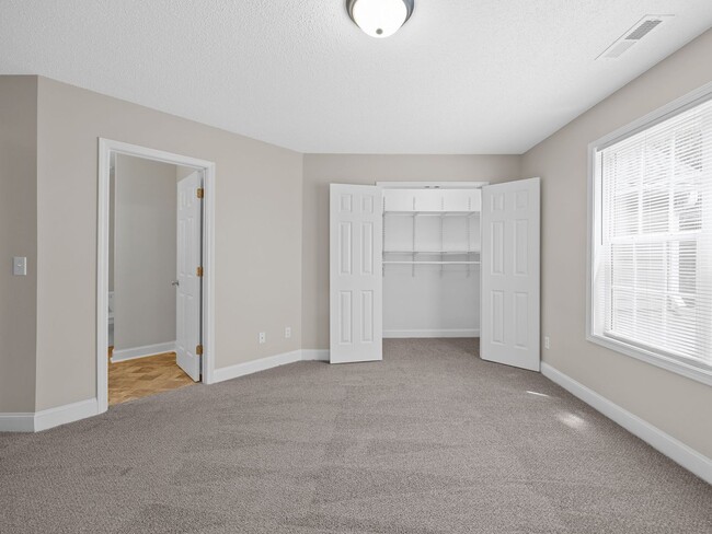 Building Photo - Freshly Renovated 2 BR, 2.5 BA Townhome Mi...