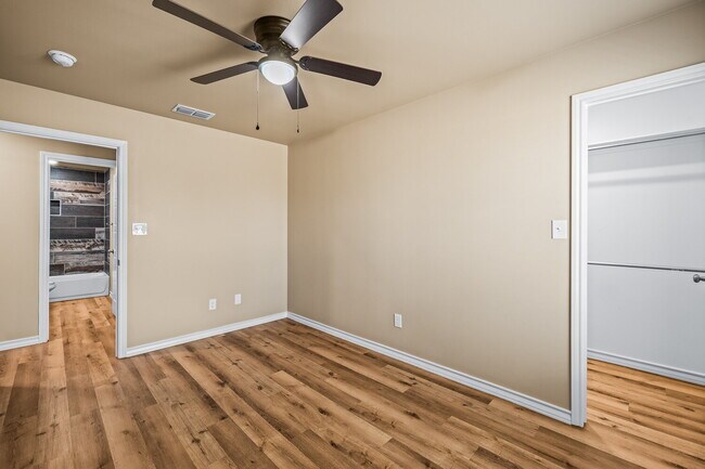 Building Photo - Modern 3/2 in New Deal ISD