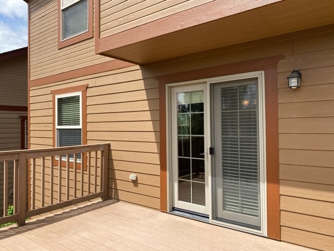 Building Photo - Sprawling Two-Story Home w/ Finished Basement in Maple Hill
