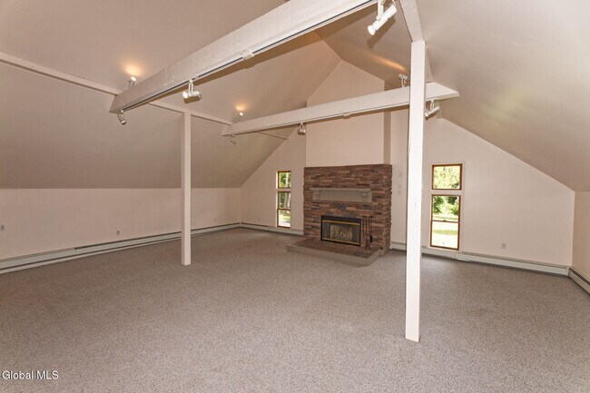 Building Photo - 1412 River Rd