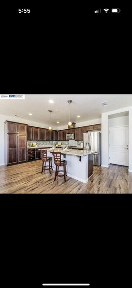 Building Photo - 4775 N Spago Dr