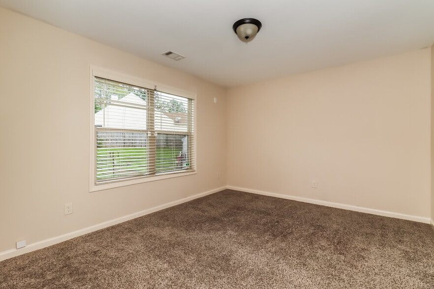 Building Photo - 202 Comet Ct