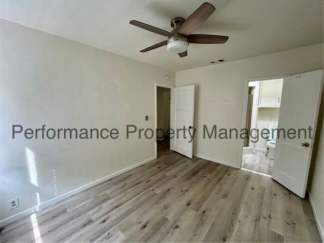 Building Photo - Charming 3 Bed/2 Bath NE Bakersfield Home w/ RBP & $0 Deposit Option