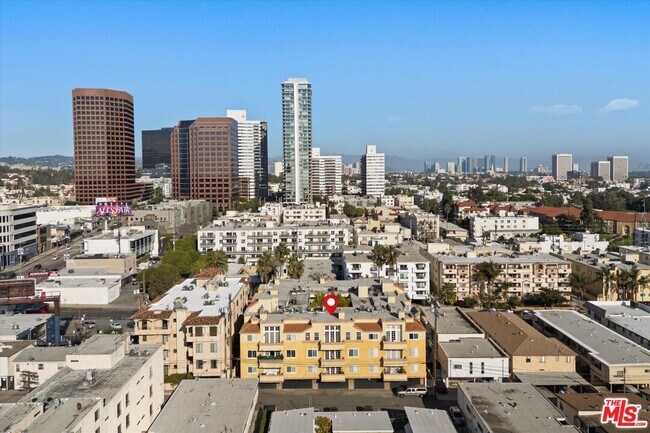 Building Photo - 1225 Armacost Ave