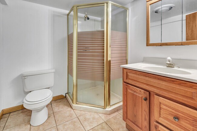 Building Photo - 15 Albert St