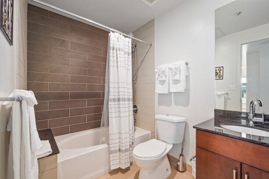 Building Photo - 1500 Champa St