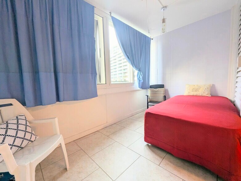 Building Photo - 425 Ena Rd