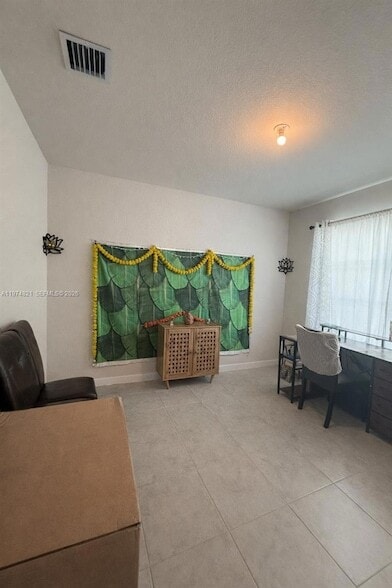 Building Photo - 1081 NW 5th St