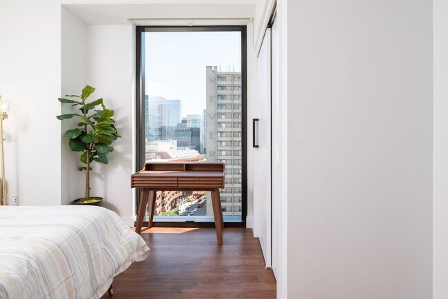 Building Photo - 212 Stuart St