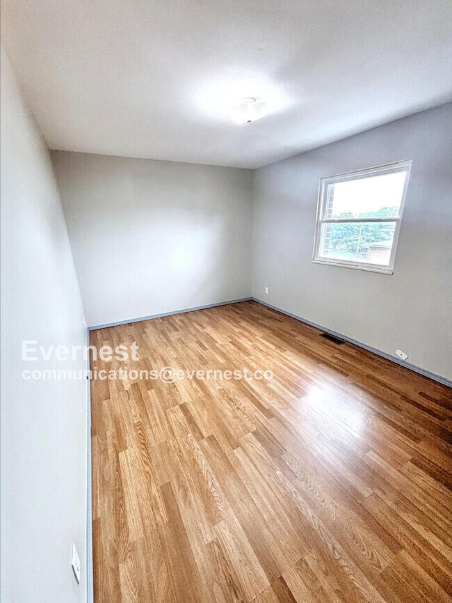 Building Photo - 10368 Forest Brook Ln