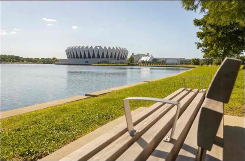 Building Photo - 601 Freeman Dr