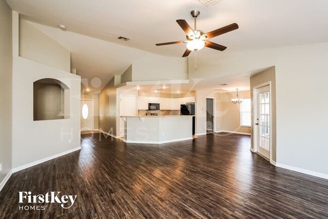 Building Photo - 4427 NE 10th Ct