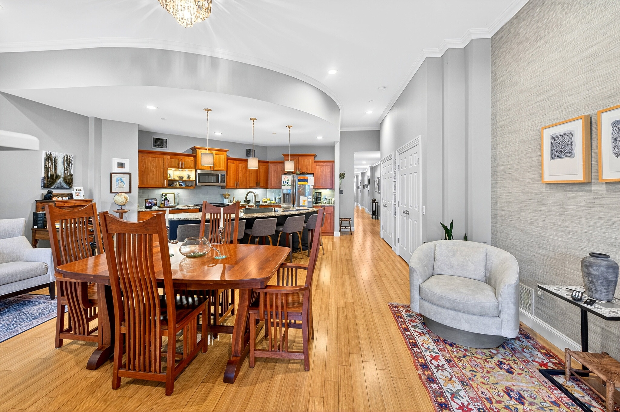 Building Photo - 325 S Salina St