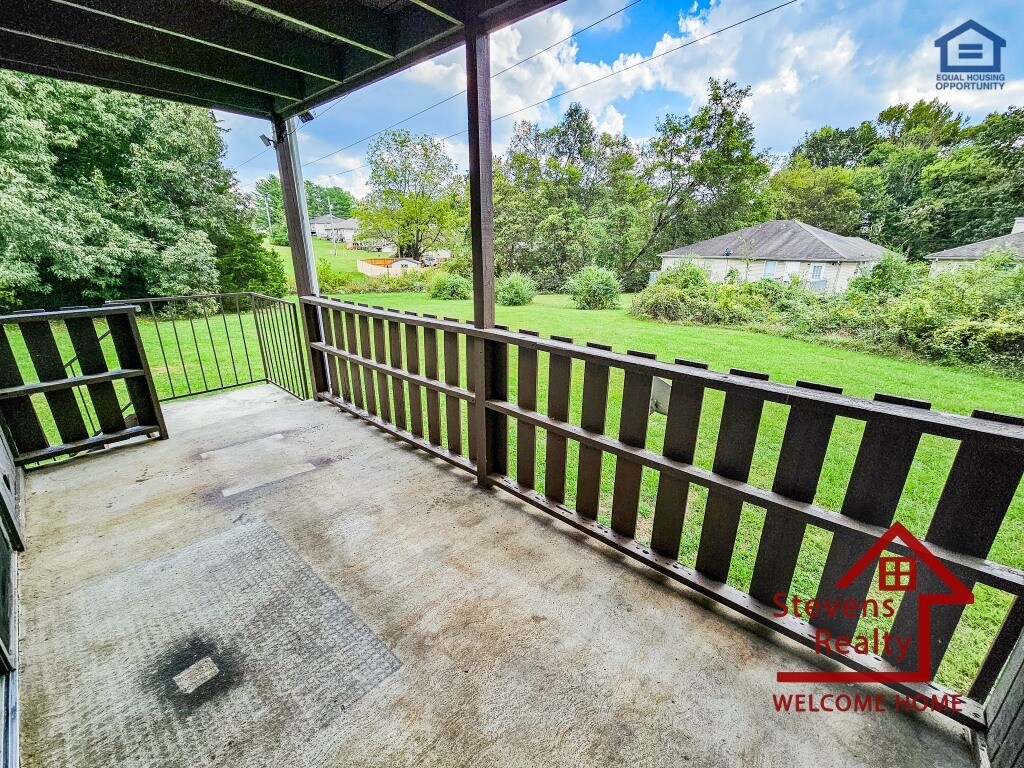Building Photo - 117 Bybee Dr
