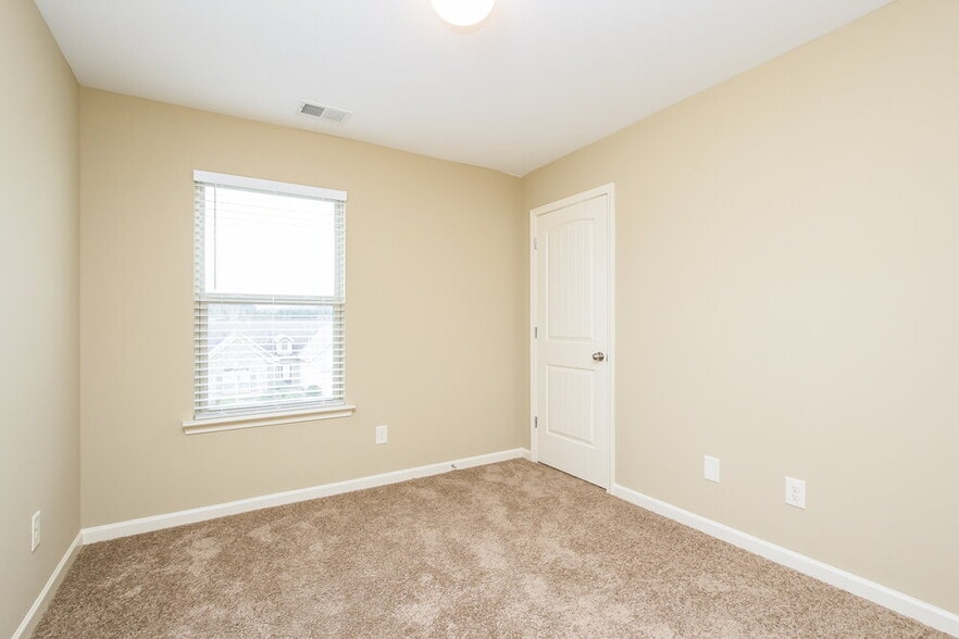 Building Photo - 38 Hamil Ct NW