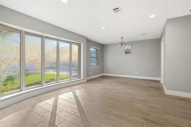 Building Photo - 7103 Lugary Dr