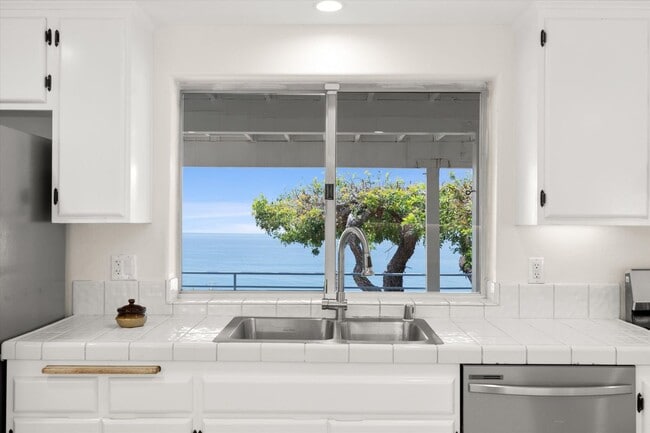 Building Photo - 4986 Puesta Del Sol