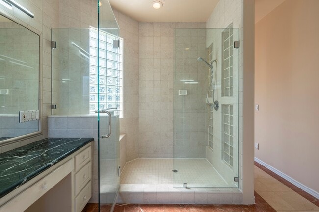 Building Photo - 1300 Elm Ave