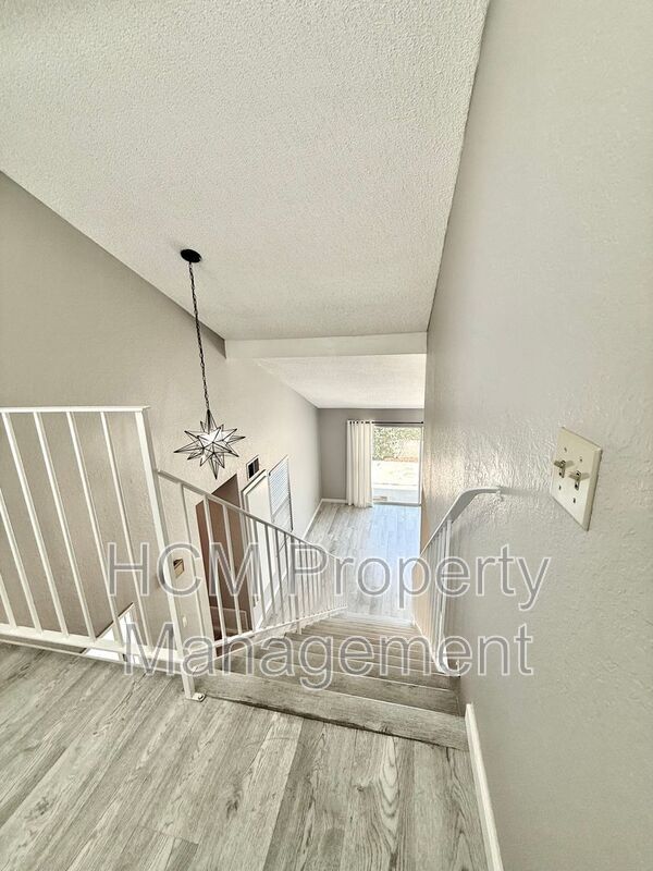 Building Photo - 12168 Mt Vernon Ave